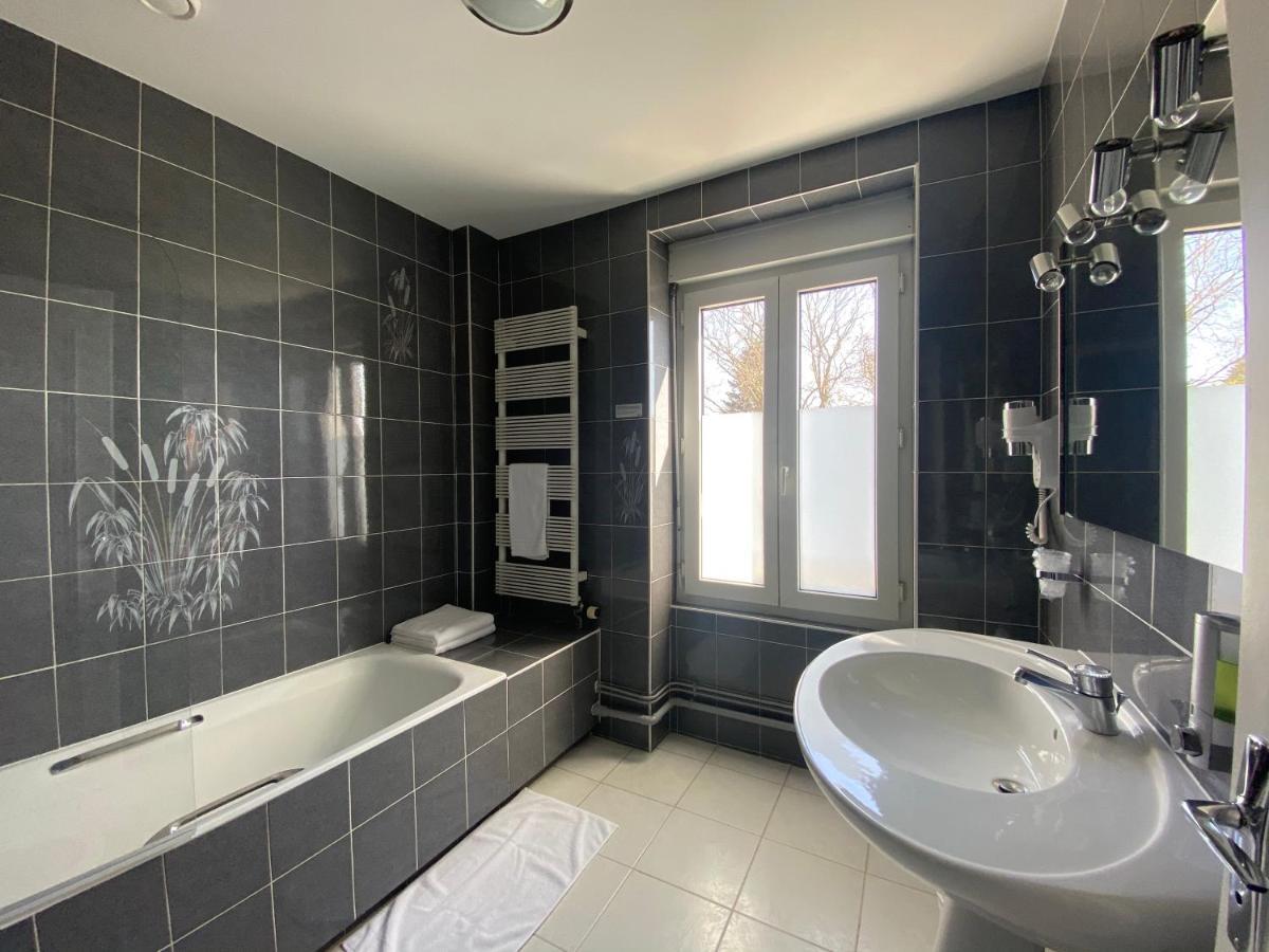 The Originals Boutique, Hotel Terminus, Bourg-En-Bresse Gare Bagian luar foto