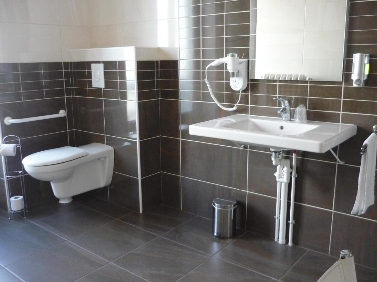 The Originals Boutique, Hotel Terminus, Bourg-En-Bresse Gare Bagian luar foto