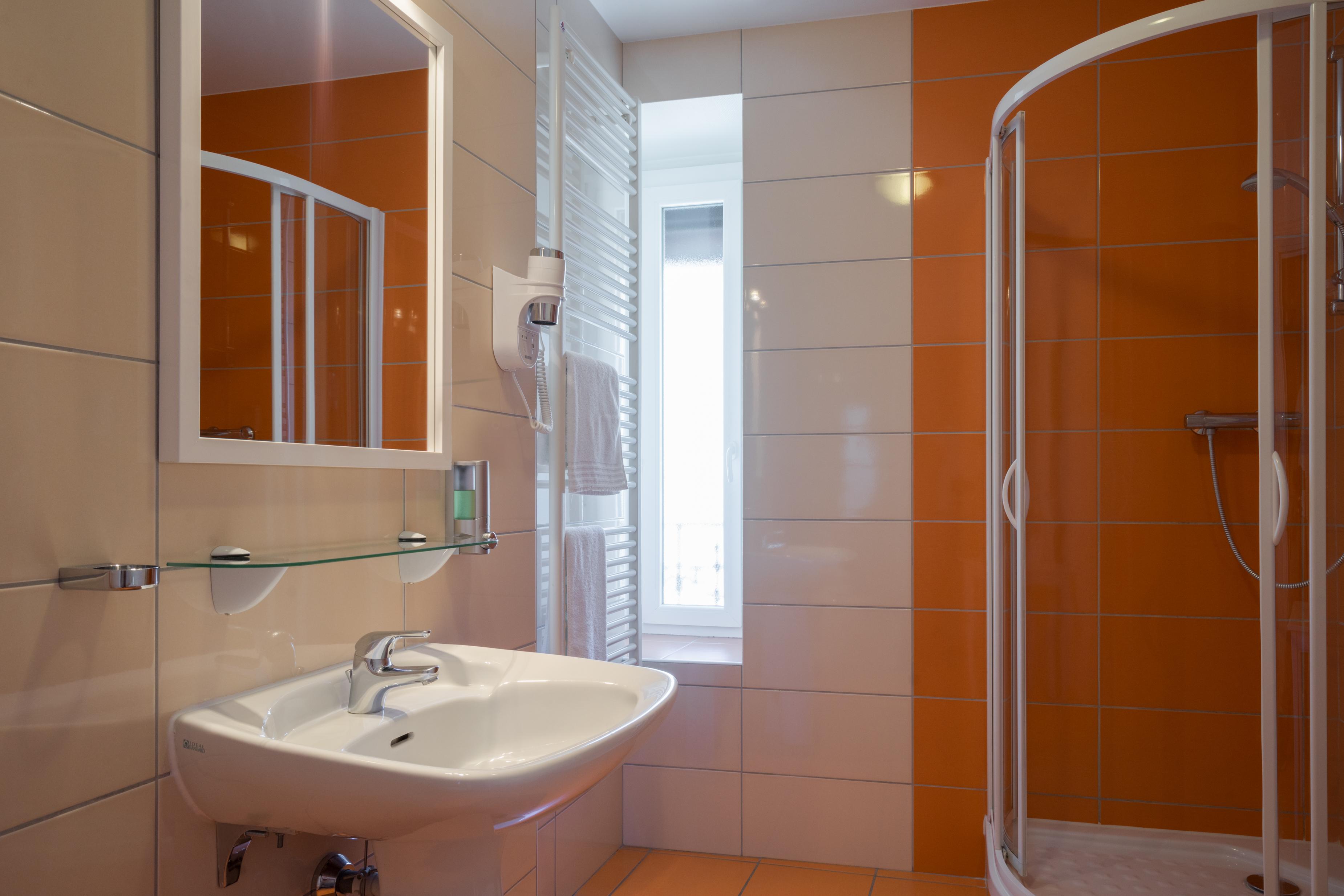The Originals Boutique, Hotel Terminus, Bourg-En-Bresse Gare Bagian luar foto