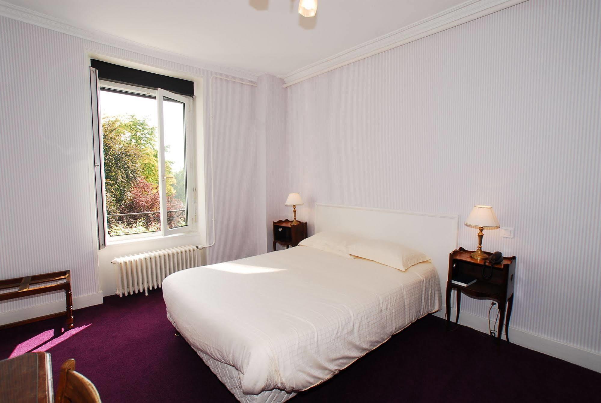 The Originals Boutique, Hotel Terminus, Bourg-En-Bresse Gare Bagian luar foto