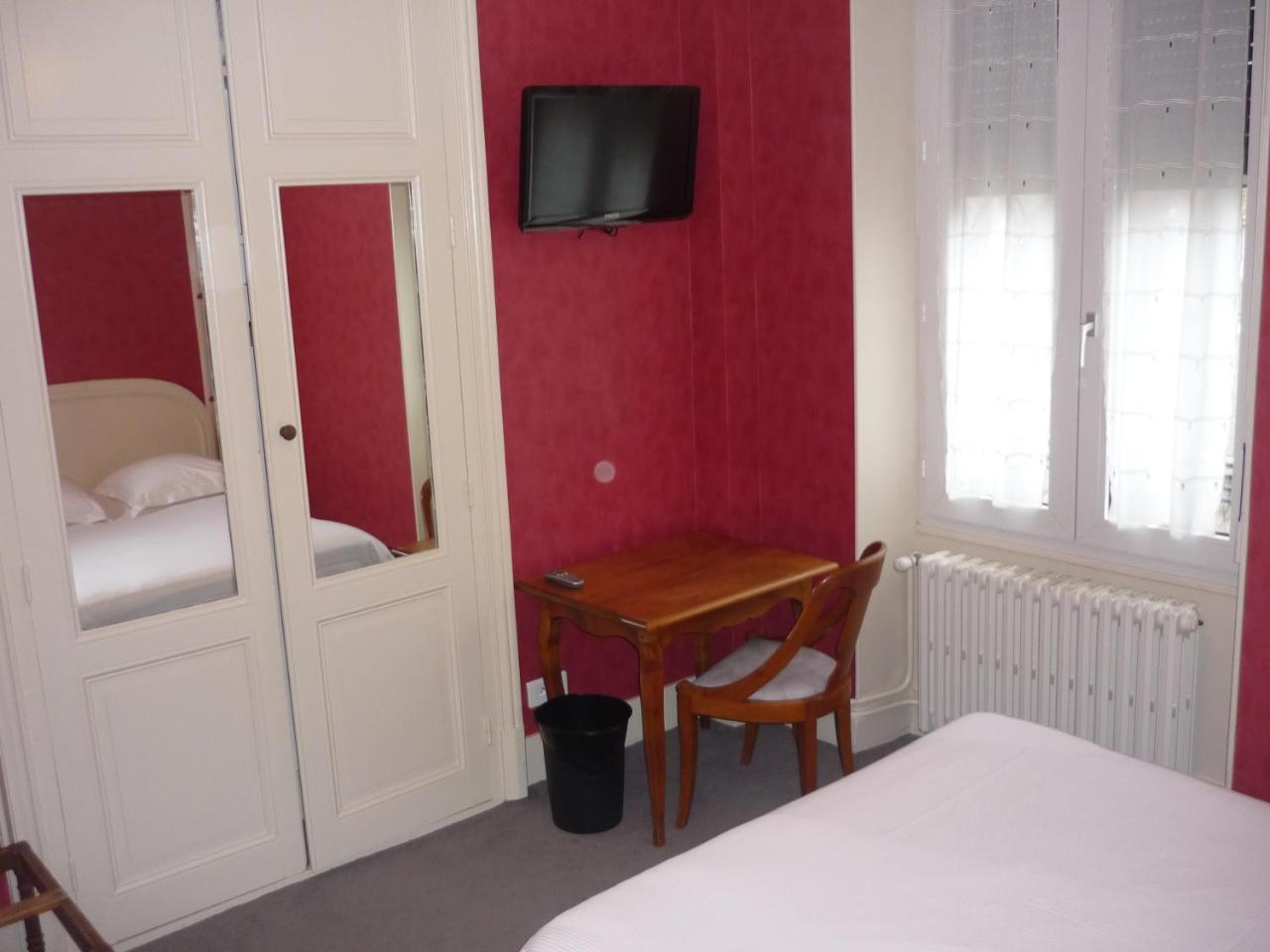 The Originals Boutique, Hotel Terminus, Bourg-En-Bresse Gare Bagian luar foto